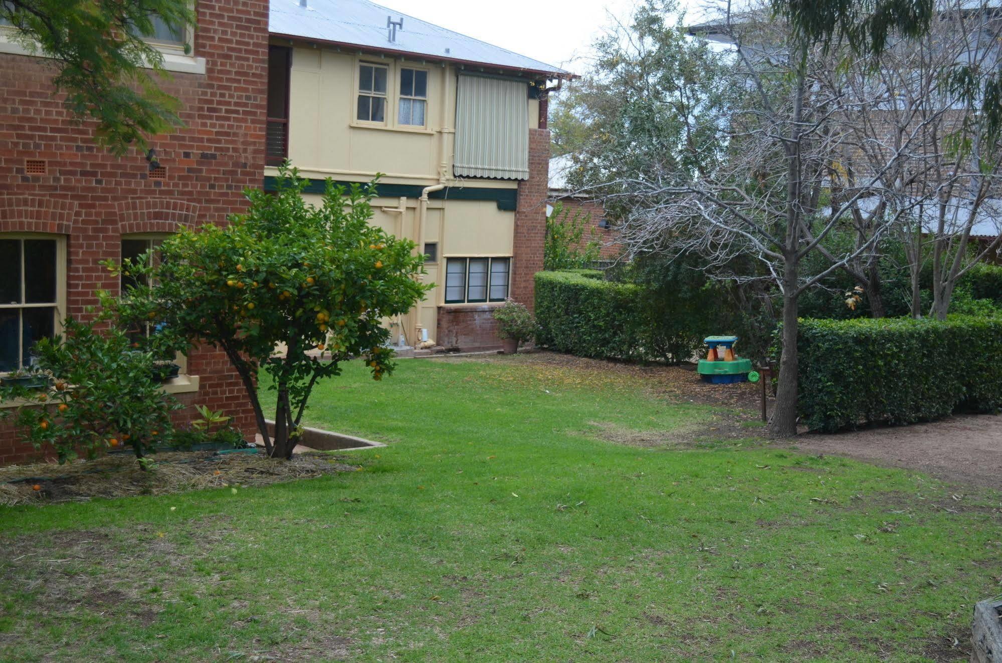 Old Parkes Convent Bed and Breakfast Buitenkant foto