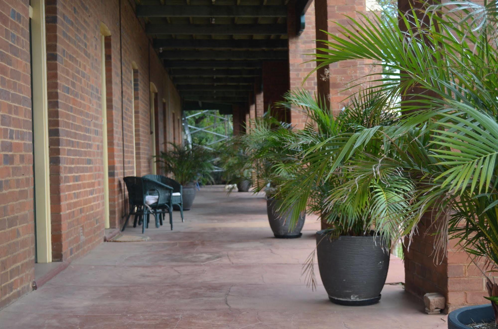 Old Parkes Convent Bed and Breakfast Buitenkant foto